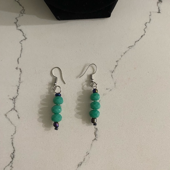 Handcrafted necklace with matching earrings, made from natural stone - Picture 3 of 4